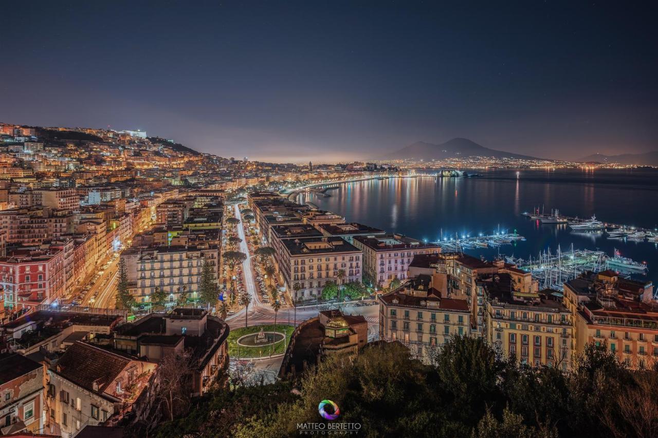 Suite Riviera 84 Napoli Bagian luar foto