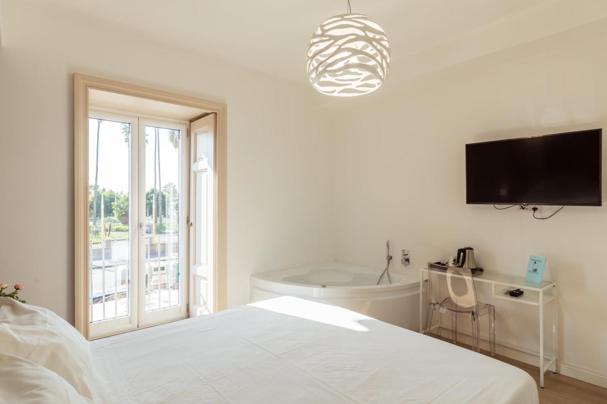 Suite Riviera 84 Napoli Bagian luar foto